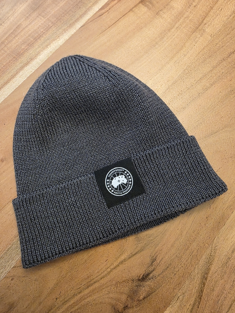 Canada Goose Grey Knit Merino wool Cuffed Beanie Hat Toque EUC